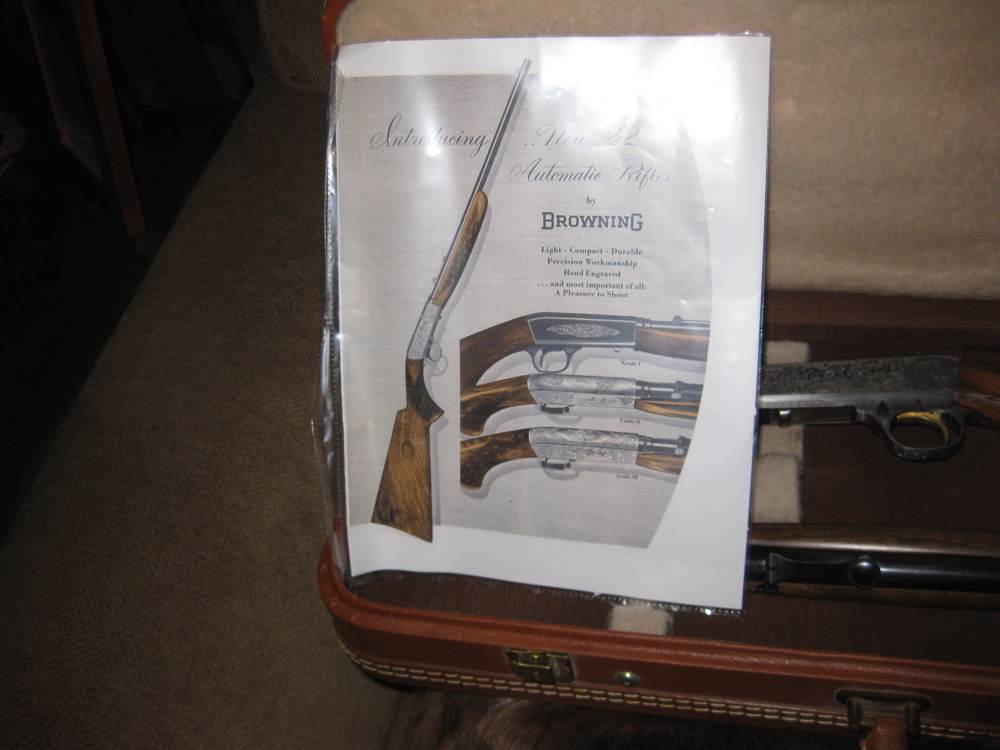 Browning .22 LR Grade III engraved by Angelo Bee 4x wood with case !!-img-1