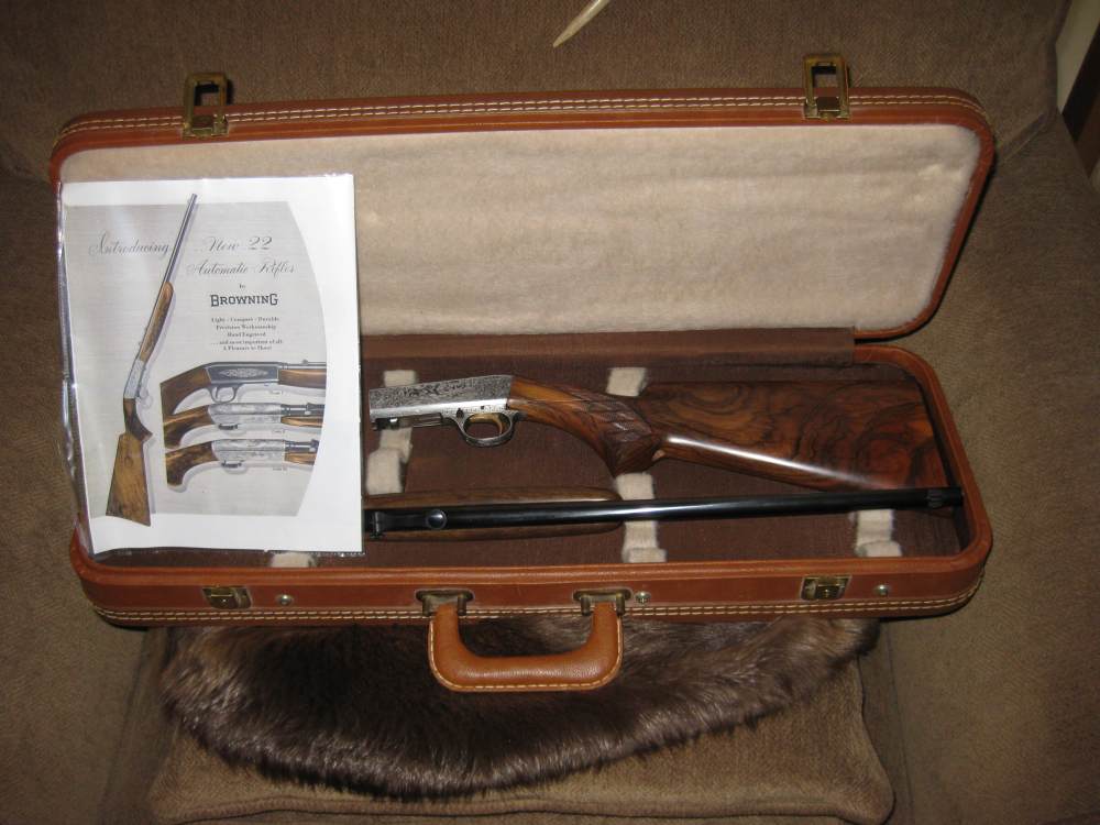 Browning .22 LR Grade III engraved by Angelo Bee 4x wood with case !!-img-0