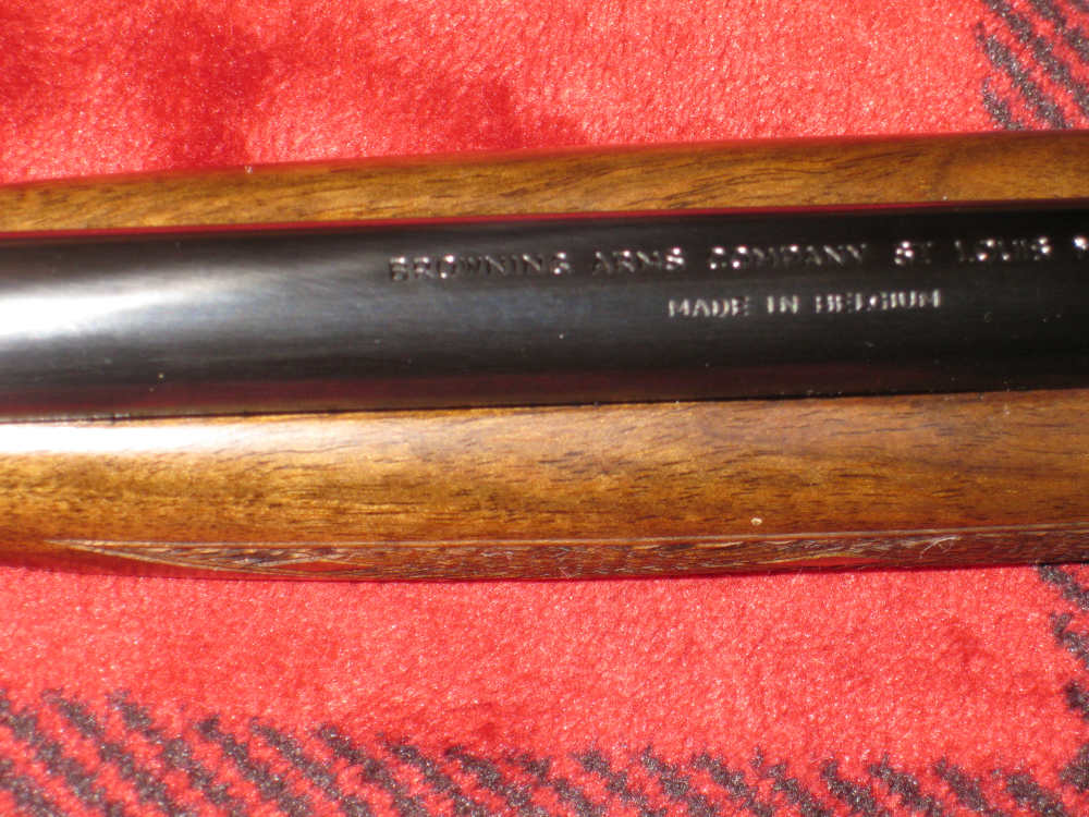 Browning .22 LR Grade III engraved by Angelo Bee 4x wood with case !!-img-31
