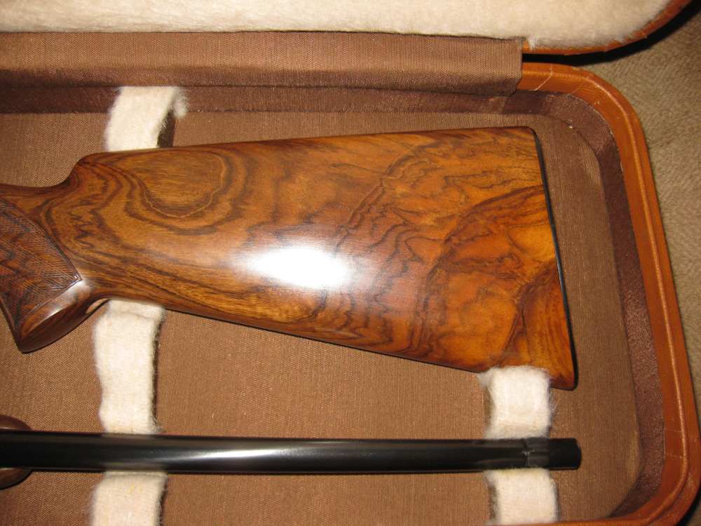 Browning .22 LR Grade III engraved by Angelo Bee 4x wood with case !!-img-3
