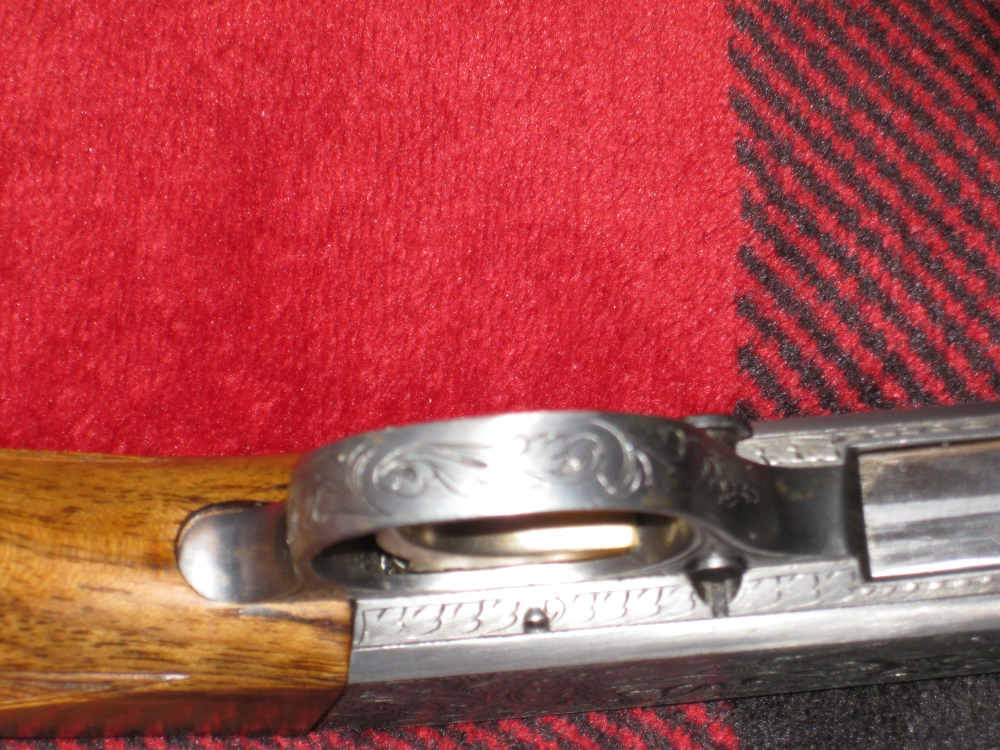 Browning .22 LR Grade III engraved by Angelo Bee 4x wood with case !!-img-26