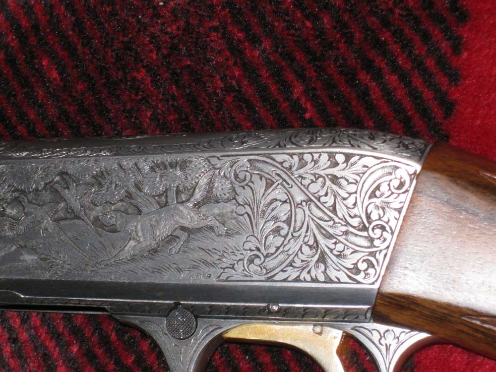 Browning .22 LR Grade III engraved by Angelo Bee 4x wood with case !!-img-20