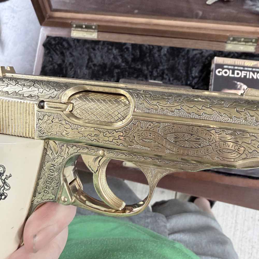 COLLECTOR'S EDITION GOLD MI-6 PPK -img-2