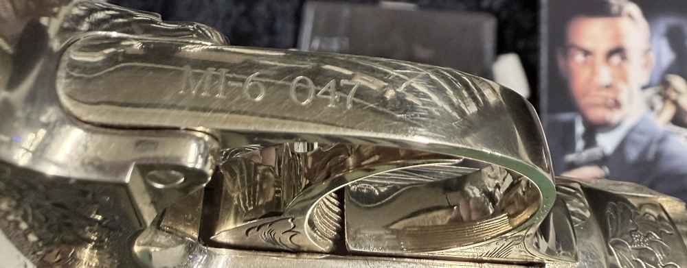 COLLECTOR'S EDITION GOLD MI-6 PPK -img-1