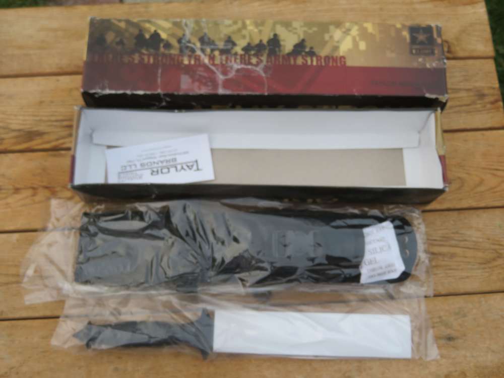 Taylor US Army 1775 commemorative dagger fighting knife ANIB -img-0