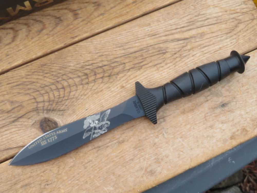 Taylor US Army 1775 commemorative dagger fighting knife ANIB -img-1