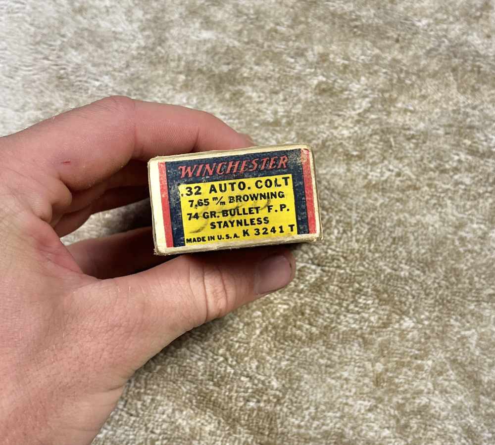 Vintage box of Winchester .32 Auto Colt 7.65 Browning -img-4