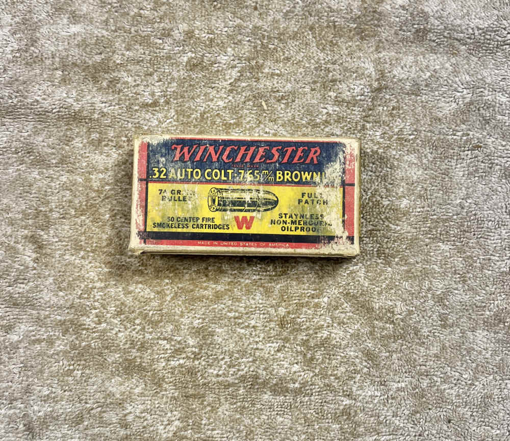 Vintage box of Winchester .32 Auto Colt 7.65 Browning -img-1