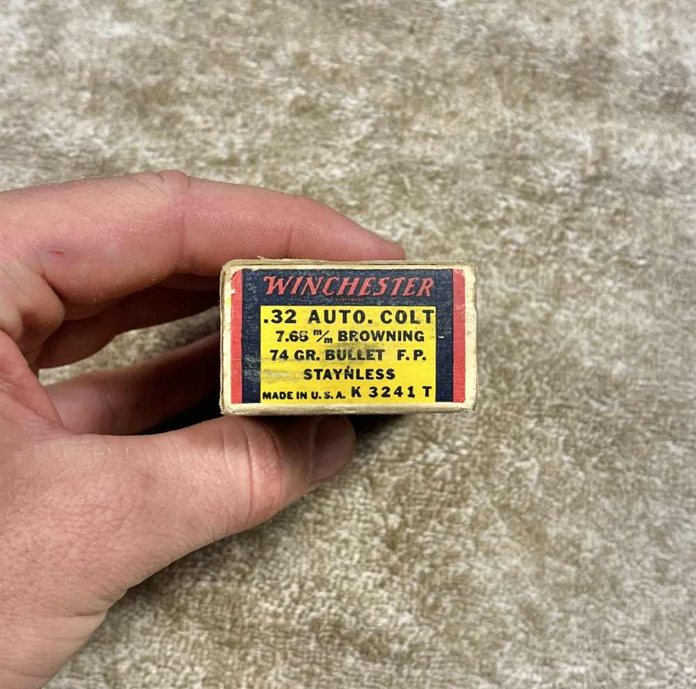 Vintage box of Winchester .32 Auto Colt 7.65 Browning -img-5
