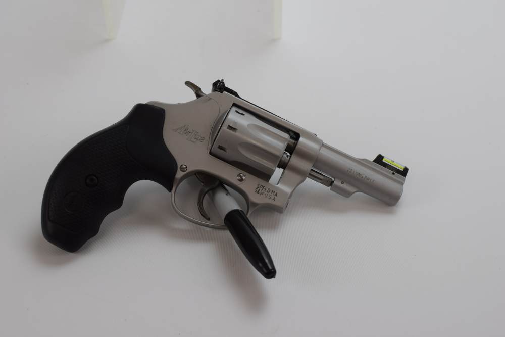 Smith & Wesson Model 317 Lightweight 22lr 8shot -img-8