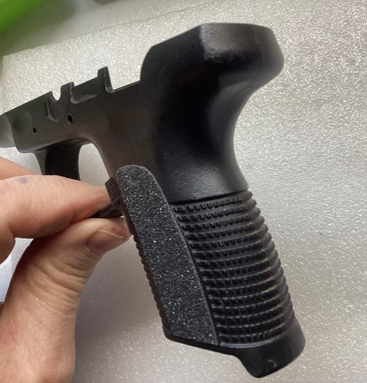 TAURUS PT745C .45ACP , GRIP & TRIGGER GUARD ASSEMBLY ,SHELL -img-3