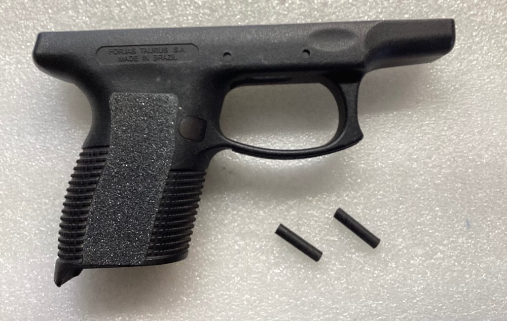 TAURUS PT745C .45ACP , GRIP & TRIGGER GUARD ASSEMBLY ,SHELL -img-1