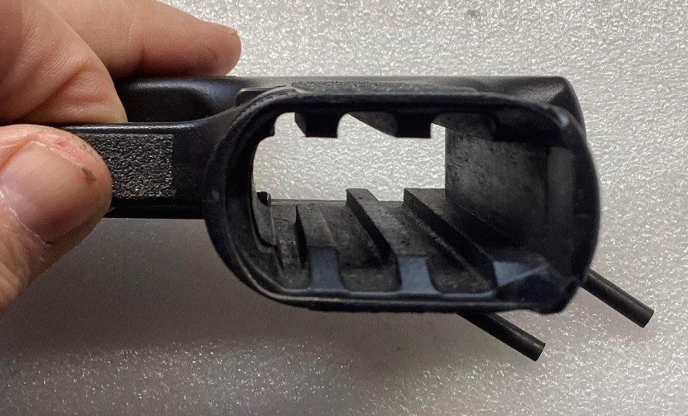 TAURUS PT745C .45ACP , GRIP & TRIGGER GUARD ASSEMBLY ,SHELL -img-4