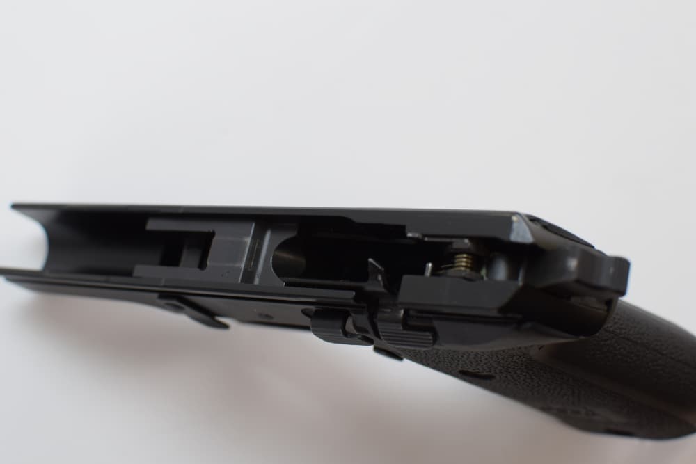 Sig Sauer P220 45acp beautiful pistol and quality construction-img-6