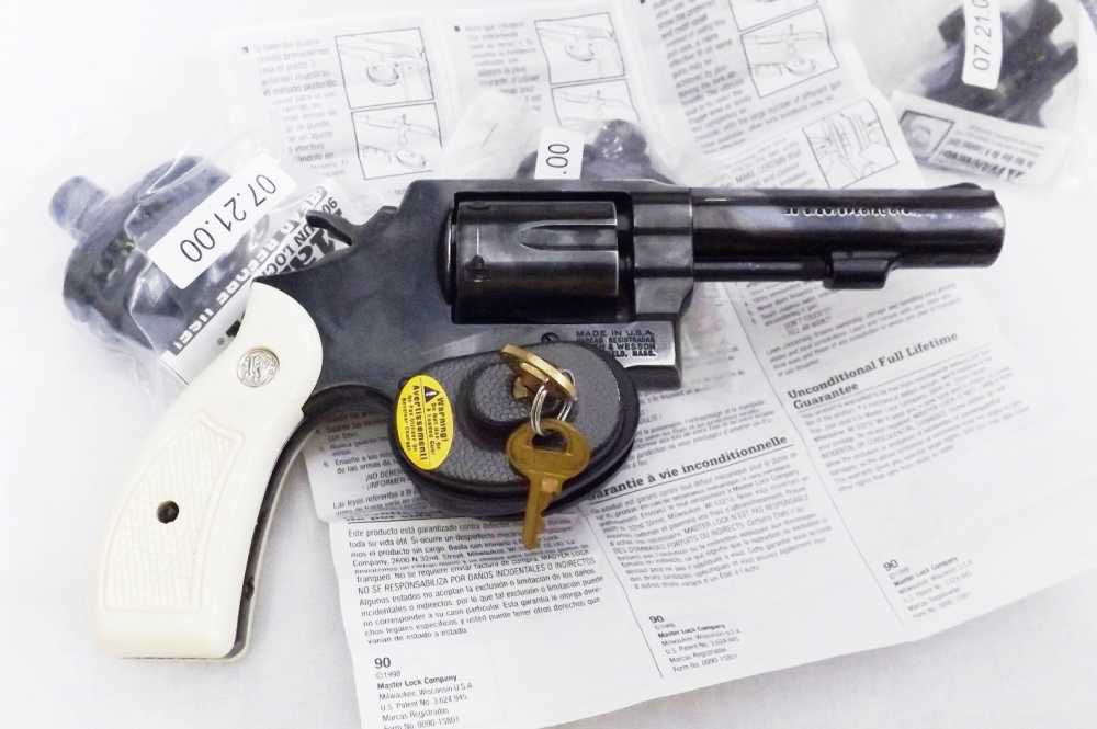 6 Master USA Smith & Wesson Trigger Locks Pre-2002 Pre-Lock free ship 90KAD-img-0