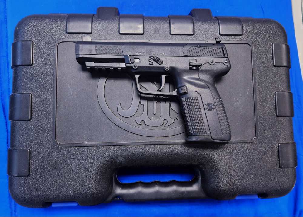 FN FIVE-SEVEN MK2 5.7x28mm 4.8" W/ CASE & 3 MAGS - EXCELLENT-img-1