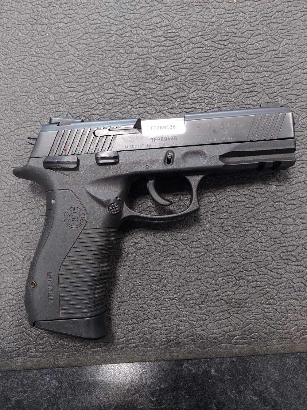 Taurus PT809 double action 9mm-img-0