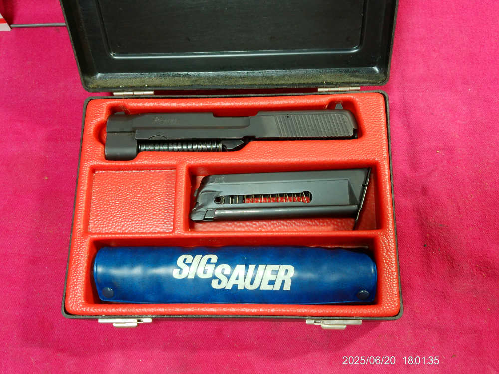 SIG SAUER P220 .22LR CONVERSION KIT MINT IN ORIGINAL BOX *RARE*-img-0