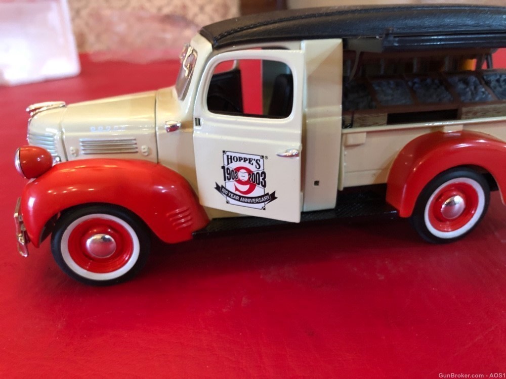 Ertl 1947 Hoppe’s 100 Year Anniversary Dodge Canopy Delivery Truck 21135-P -img-8