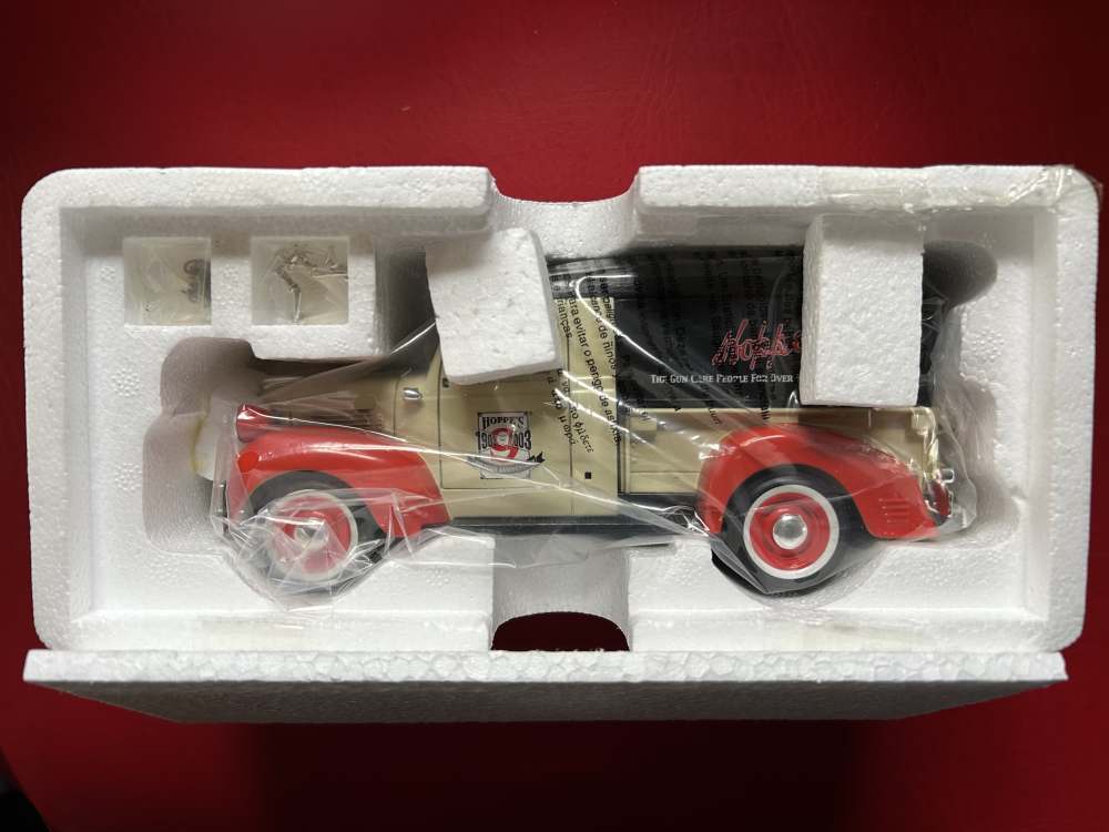 Ertl 1947 Hoppe’s 100 Year Anniversary Dodge Canopy Delivery Truck 21135-P -img-28