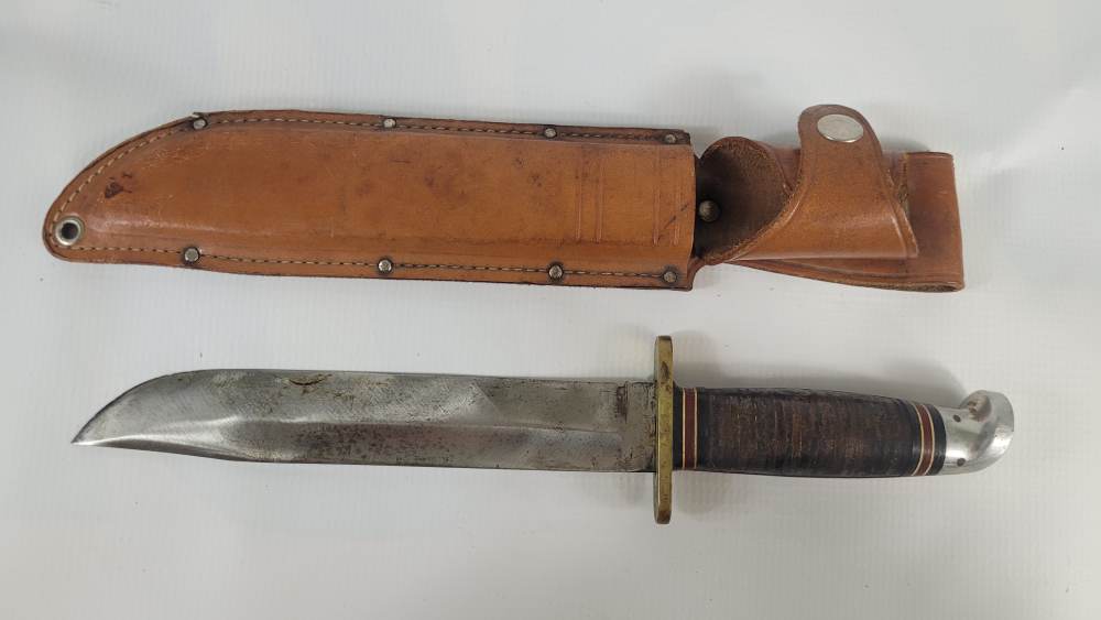 Western Bolder L46-8 70's Era w Sheath-img-0