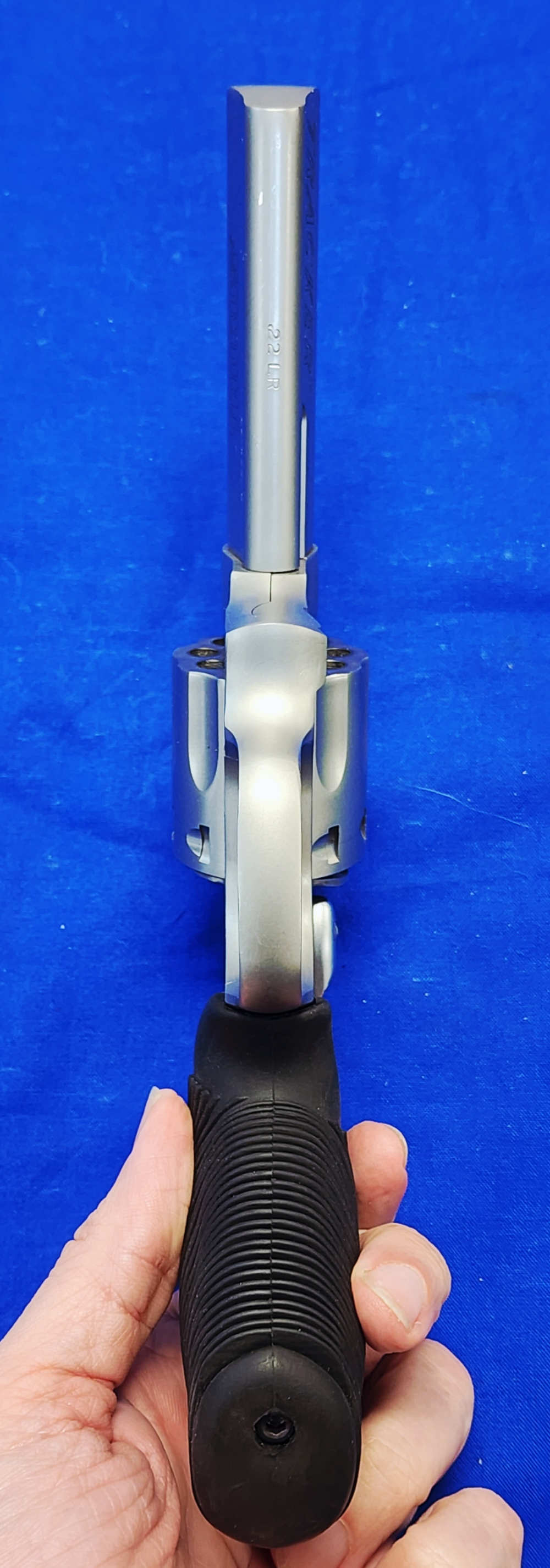 TAURUS TRACKER 9-SHOT DA/SA REVOLVER .22LR 4" STAINLESS - EXCELLENT-img-4