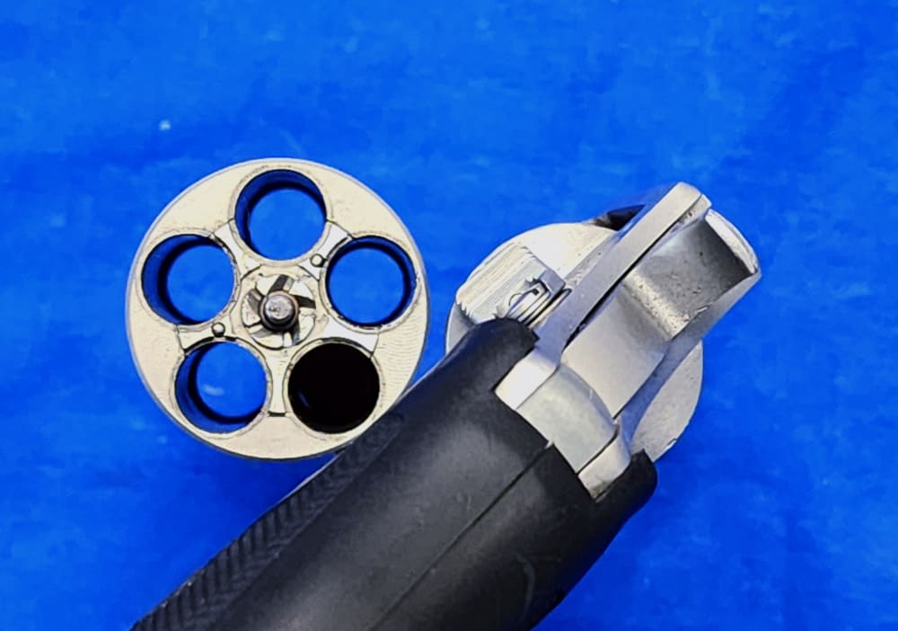 CHARTER ARMS UNDERCOVER .38 SPL 2" STAINLESS 5-SHOT - EXCELLENT-img-5