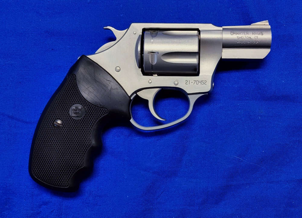CHARTER ARMS UNDERCOVER .38 SPL 2" STAINLESS 5-SHOT - EXCELLENT-img-0