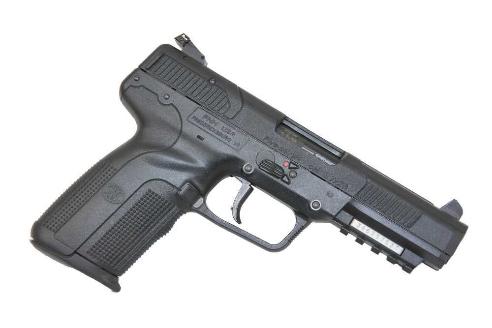 FN Five-seveN 5.7x28mm - Lightly Used - Excellent Condition - All Black - 1-img-2