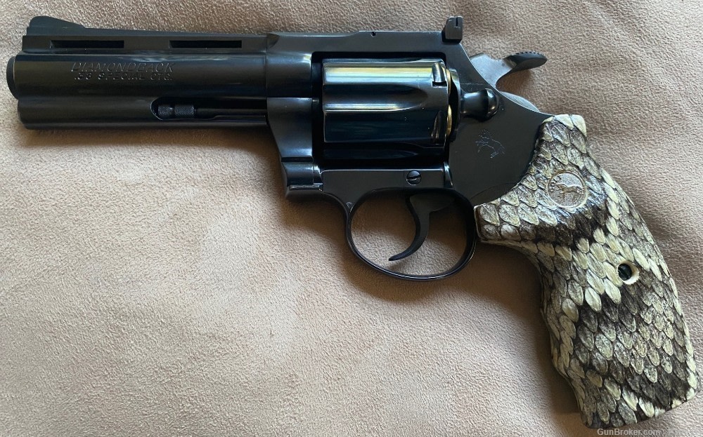 Eastern Diamondback Grips w/Medallions for Colt Diamondback -img-0