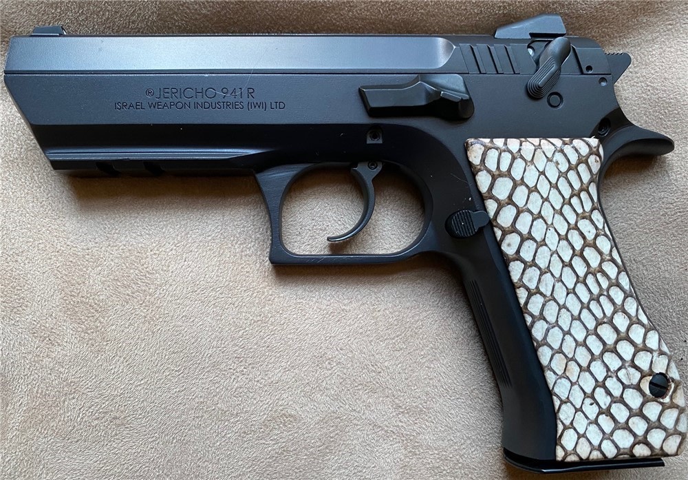 Genuine Cobra Skin Grips for IWI Magnum Research Jericho 941 GRIPS ONLY-img-1