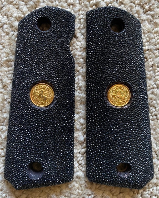 1911 GRIPS Genuine Black Stingray Skin w/Colt Medallions GRIPS ONLY-img-2
