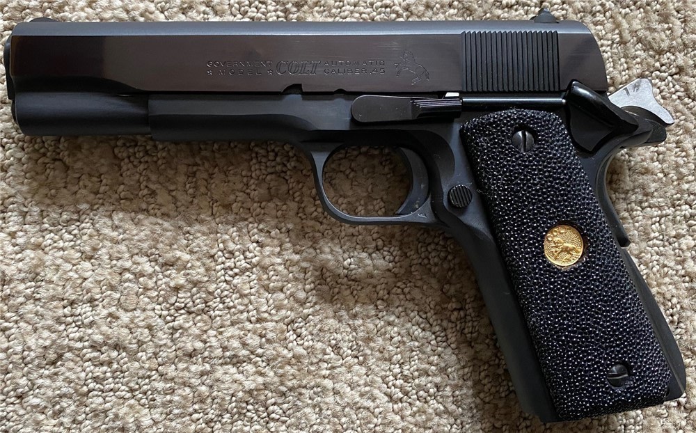 1911 GRIPS Genuine Black Stingray Skin w/Colt Medallions GRIPS ONLY-img-5