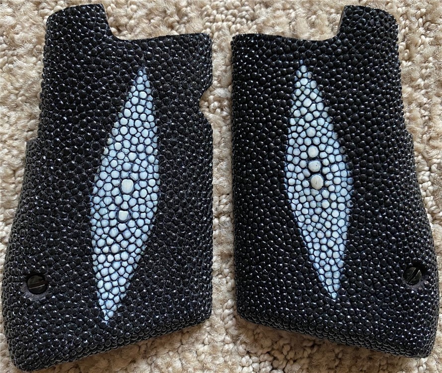 Genuine Stingray Skin Grips for Desert Eagle Mark XIX DE GRIPS ONLY-img-2