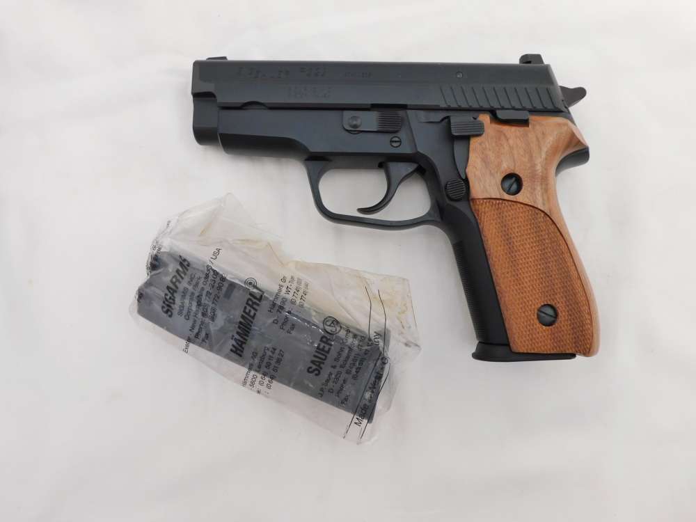 2001 Sig Sauer P299 40 Smith Wesson In The Case Germany-img-4