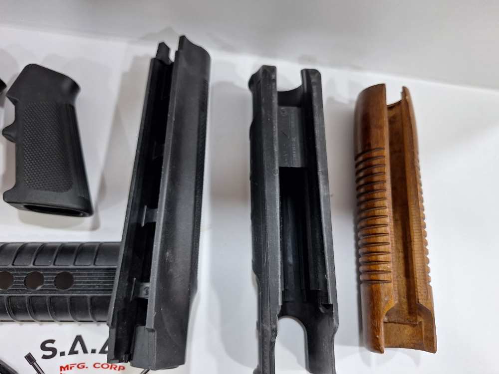 LOT OF MISCELLANEOUS HANDGUARD AND PISTOL GRIP-img-6