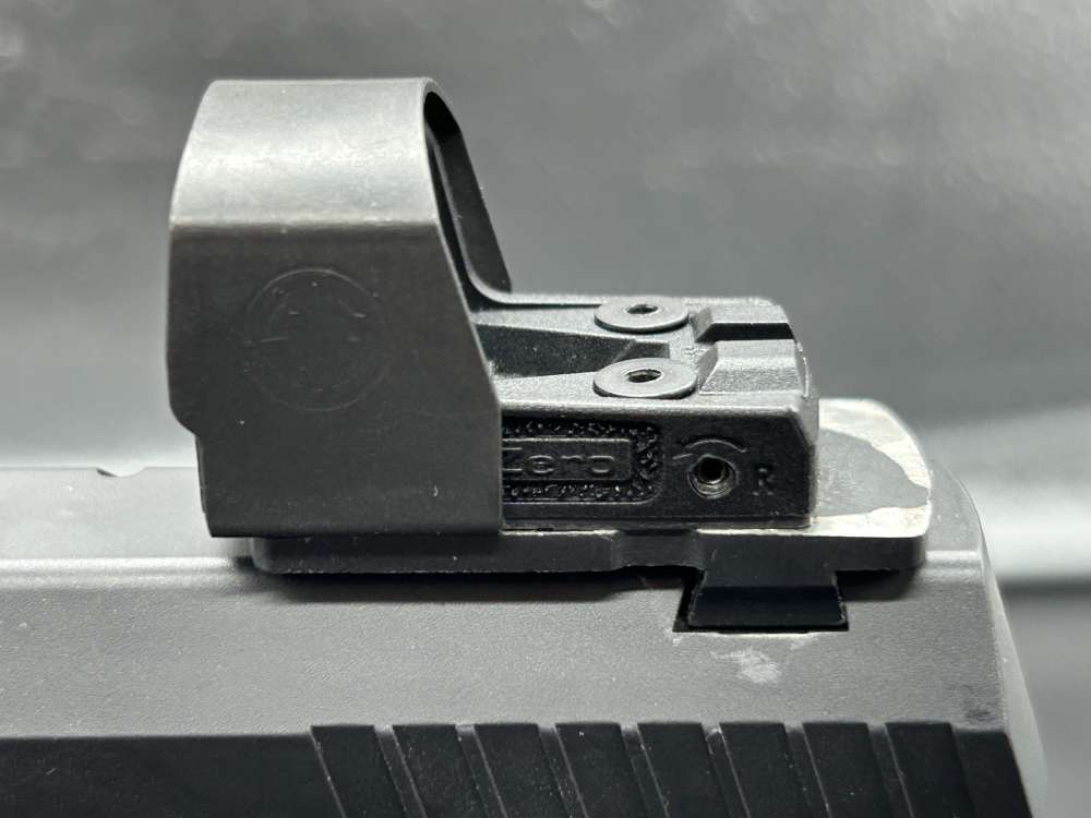 Heckler & Koch USP V1 40 S&W Pistol-img-10