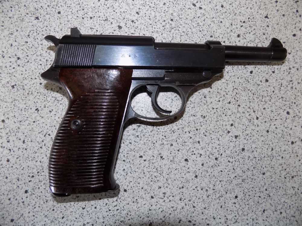  1943 German P38 Mauser 9mm Pistol-img-2