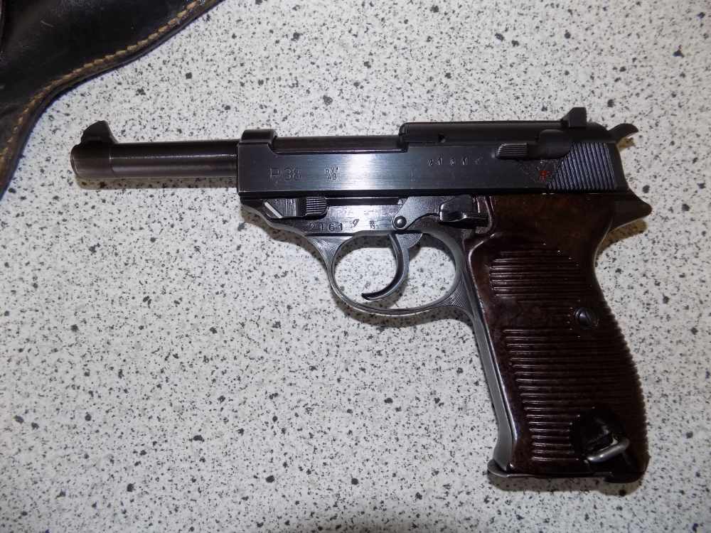  1943 German P38 Mauser 9mm Pistol-img-1
