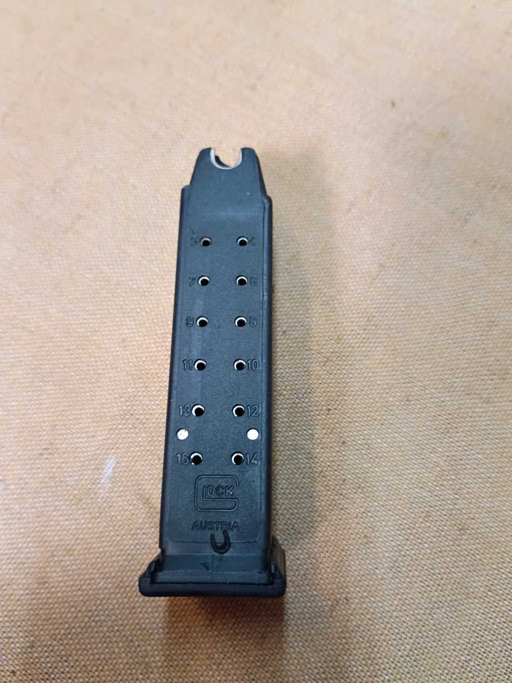 Preban OEM factory Glock 19 magazine 15rd 9mm pre ban MA OK-img-1