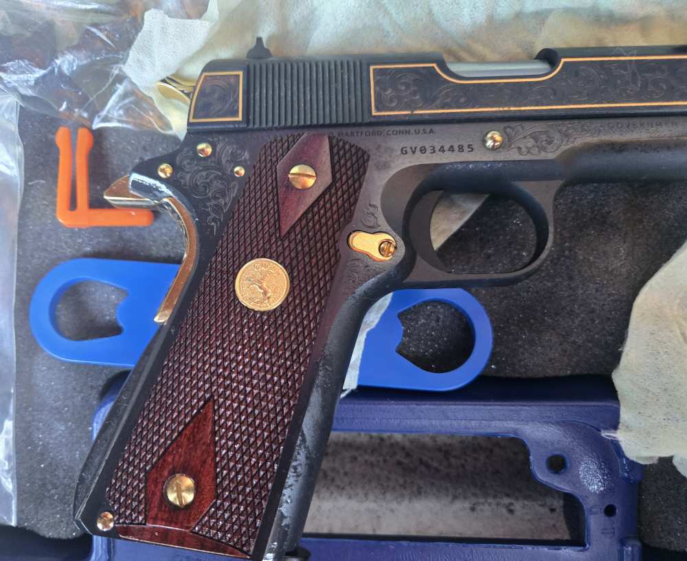 Colt 1911 government 70 engraved 45 acp gold engraved hardware gold mag-img-15