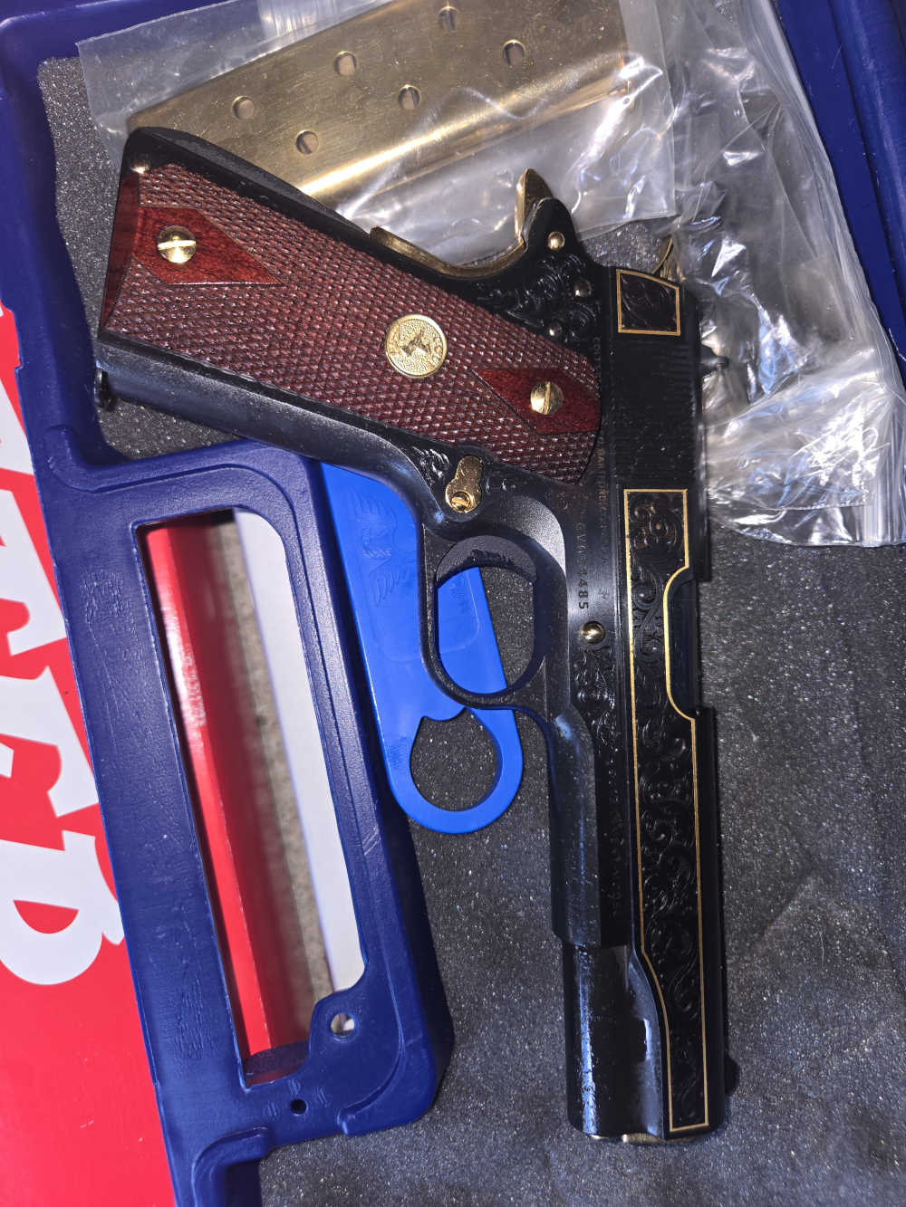 Colt 1911 government 70 engraved 45 acp gold engraved hardware gold mag-img-2