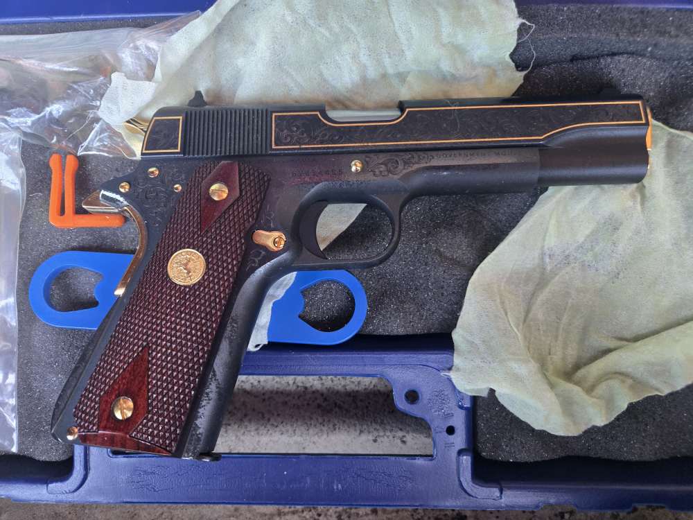 Colt 1911 government 70 engraved 45 acp gold engraved hardware gold mag-img-12