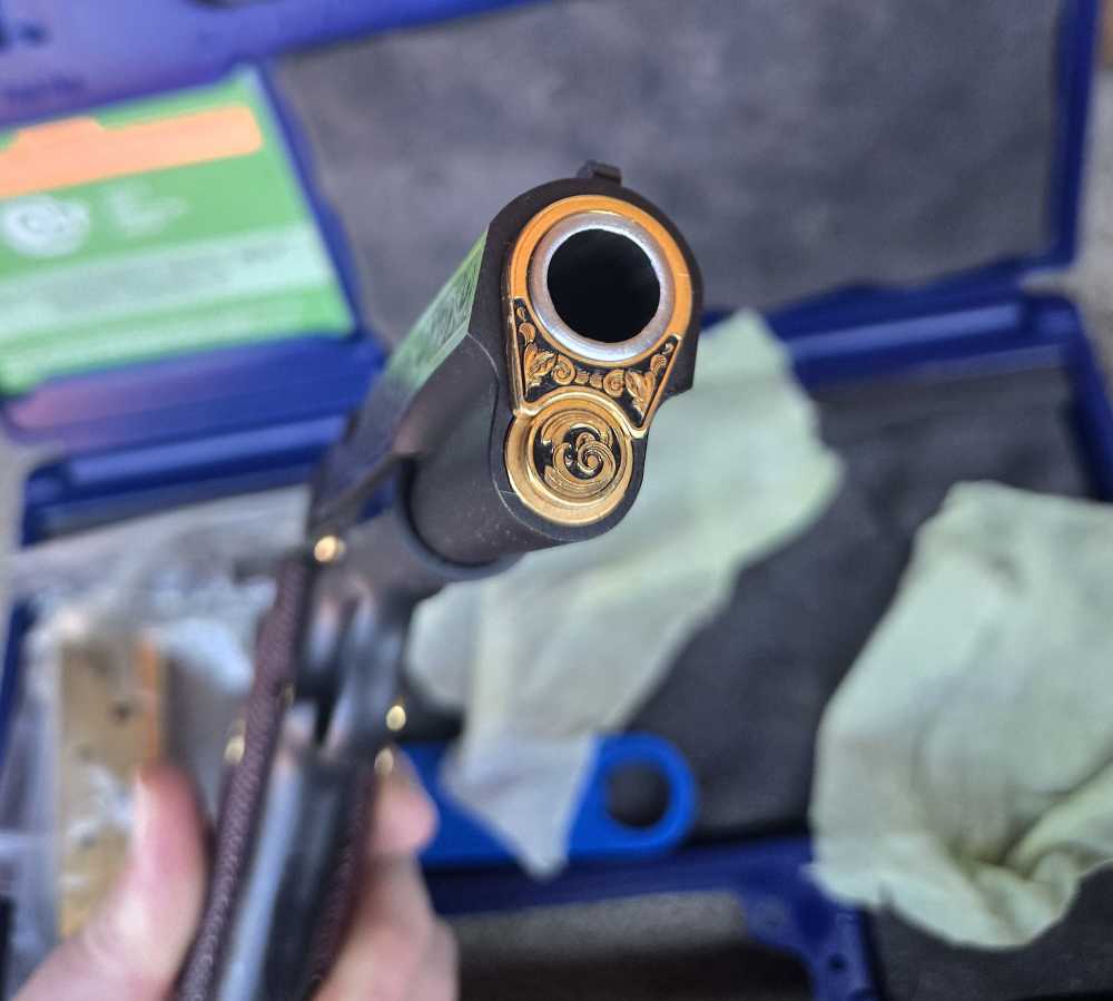 Colt 1911 government 70 engraved 45 acp gold engraved hardware gold mag-img-16