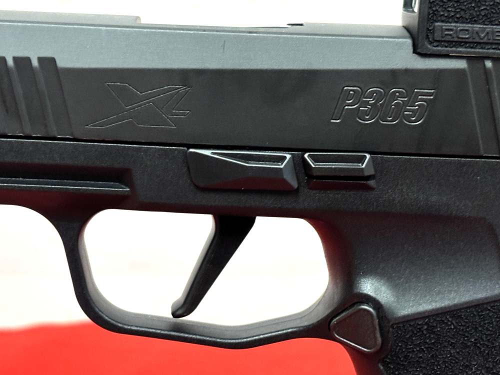 Factory New Sig Sauer P365 XL 9mm w/ Sig Romeo Zero No Reserve!-img-1