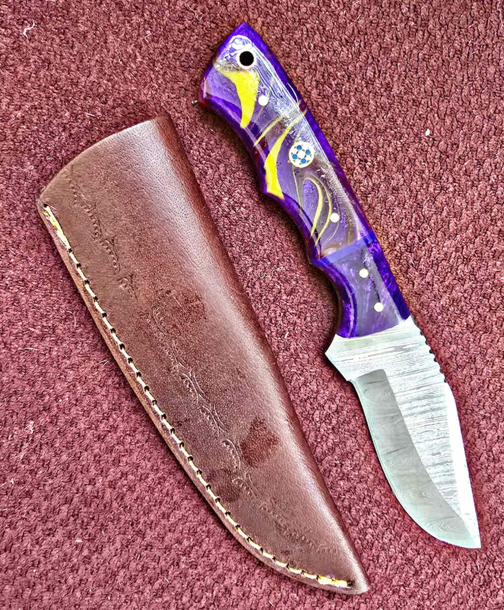 Damascus FULL TANG construction skinners. Wood or synthetic handle -img-1