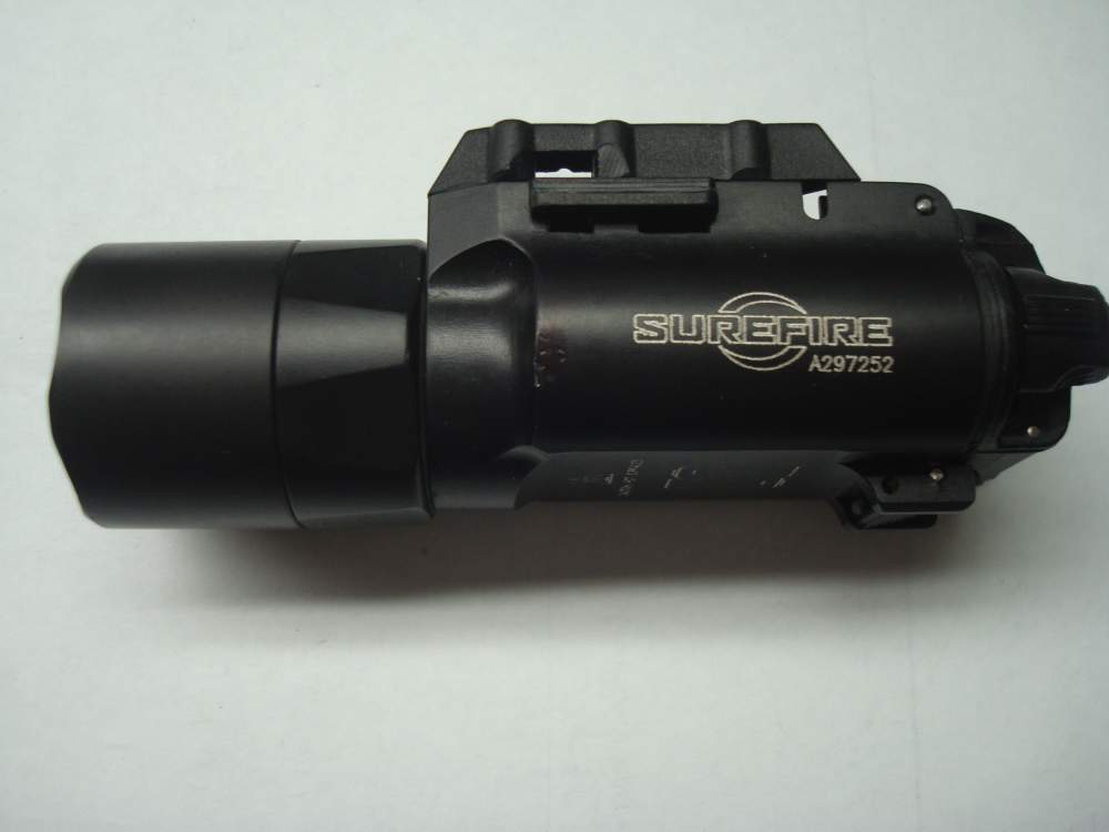 SUREFIRE X300 Ultra P/N X300U-A Pistol/Rifle/Shotgun Light-img-0