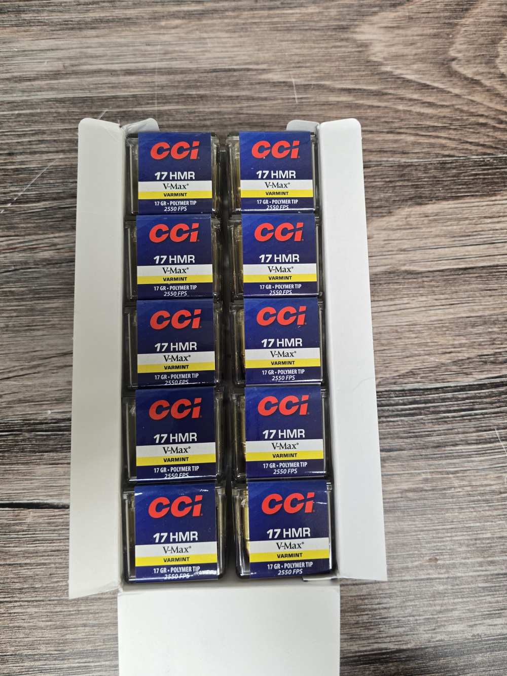 CCI Varmint V-Max .17hmr 17gr 2550fps Case (500 rounds)-img-0