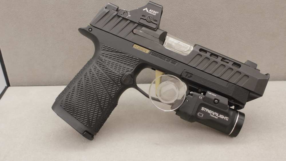 Sig Sauer P365 9mm (W/ Holosun sights)-img-1