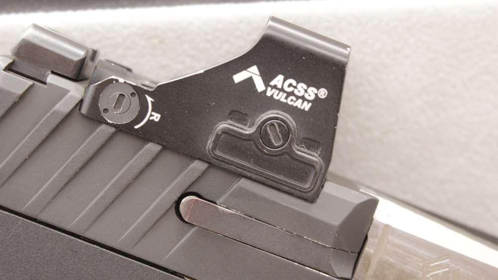 Sig Sauer P365 9mm (W/ Holosun sights)-img-4